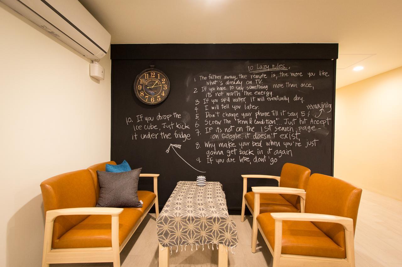 Lazy Sunday Hostel Bangkok Exterior photo