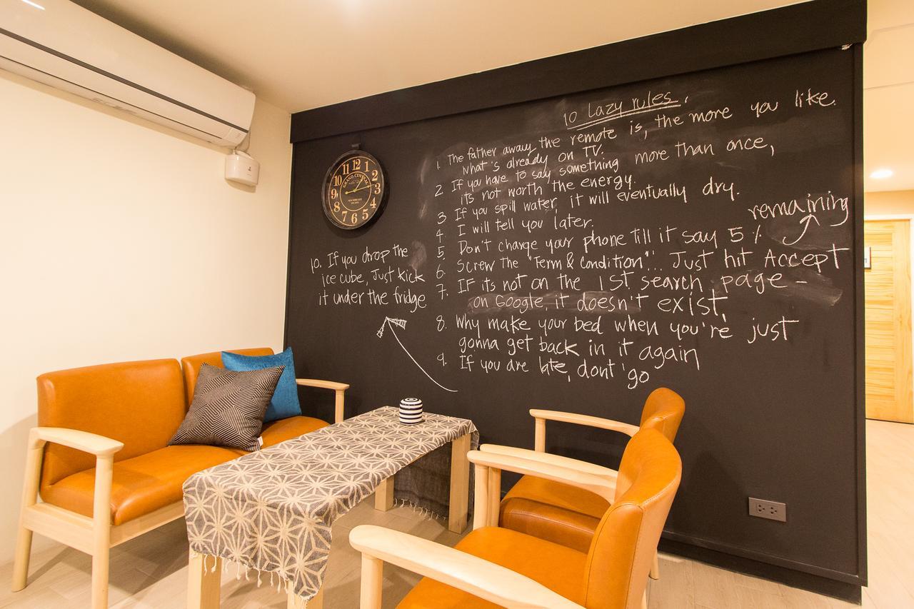 Lazy Sunday Hostel Bangkok Exterior photo